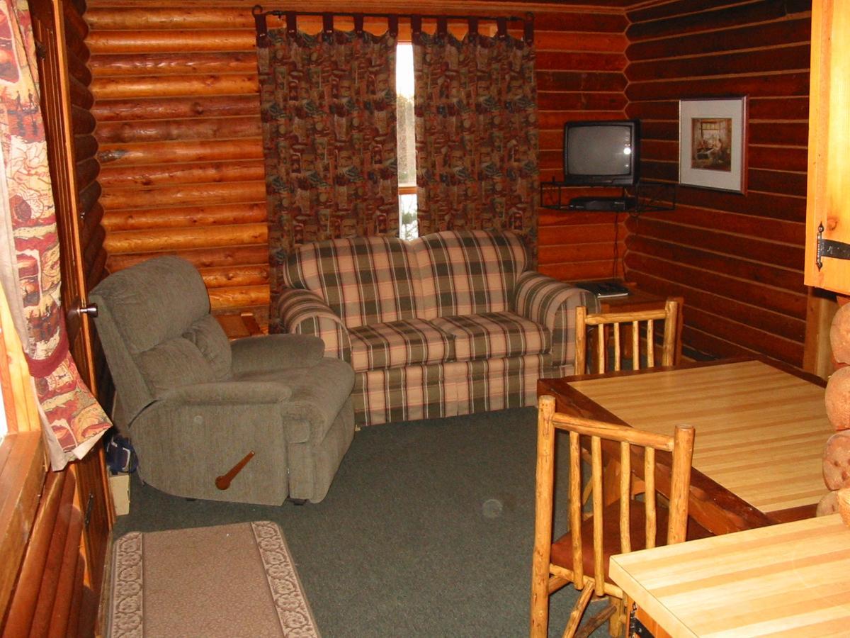Bakers Narrows Lodge And Conference Center Flin Flon Exterior foto